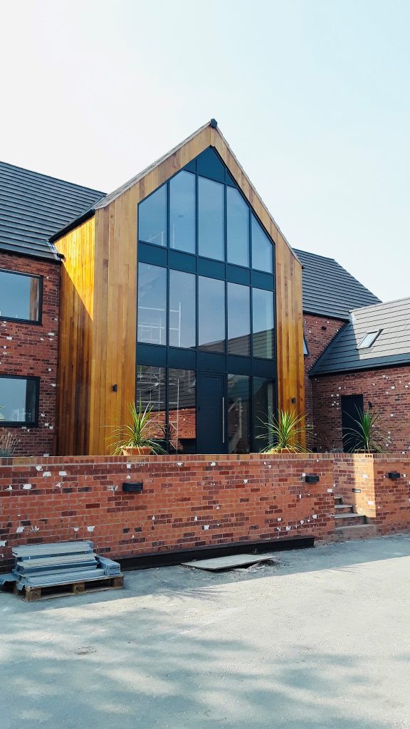 Lincolnshire company Jackson Windows install curtain walling on stunning local property. 