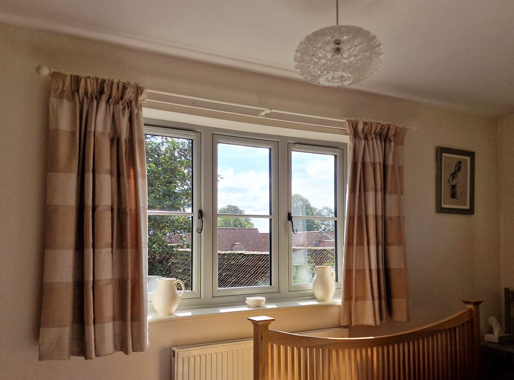 Agate Grey Resurgence Flush Window with Monkey Tail handles