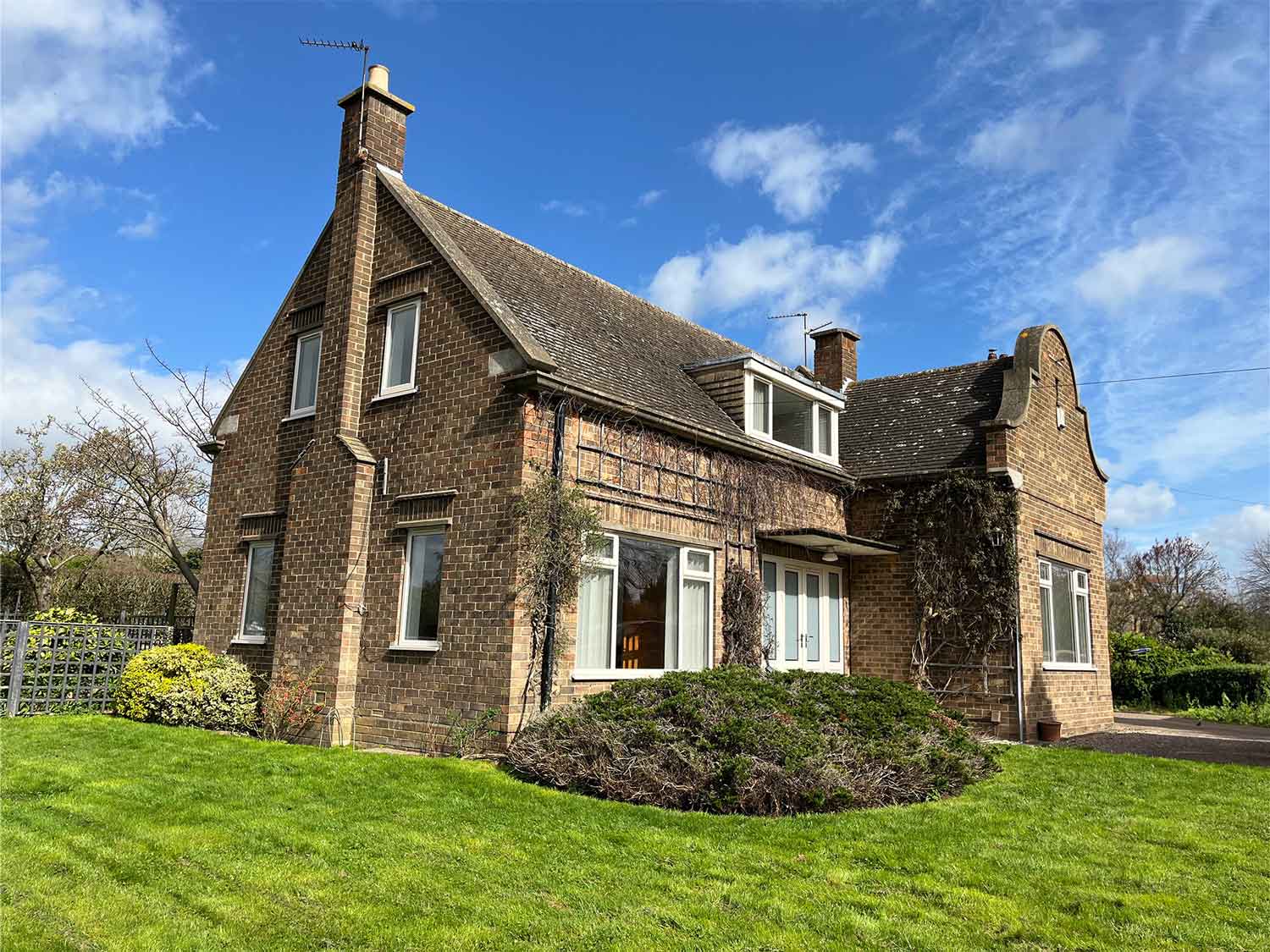 Cream Casement Windows, Pebble Grey Composite Door
