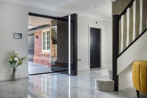 S-700 Luxury Pivot Entrance Door in Lincoln
