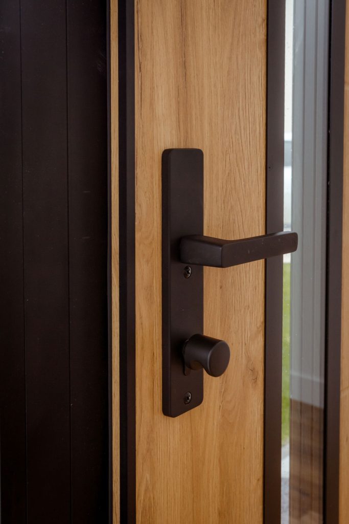 steel door installers lincolnshire